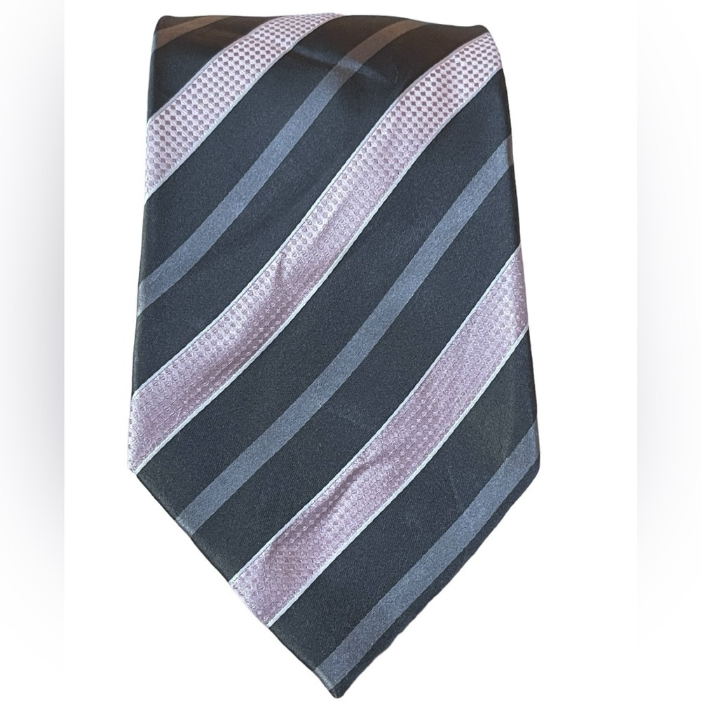 🔥⚫️SEAN JOHN 100% silk tie pink/gray/silver. Gorgeous & classic stripe design.
